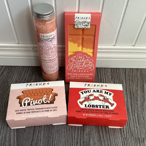 FRIENDS Other - 🔥HOST PICK🔥Friends Bath Set!